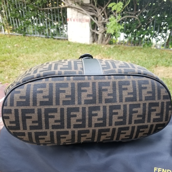 Authentic Fendi Tote and Train case set. - Picture 13 of 16